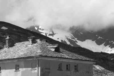 San-Bernardino-Pass, Gasthaus
