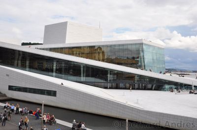 Neue Oper
