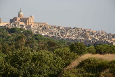 Blick auf Piazza Armerina mit dem Colle Mira
