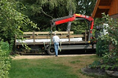 Anlieferung 24.07.2006
Kiefer (Dach und T�ren): 168 lfd. m
sib. L�rche (Verschalung): 248 lfd. m 
Pfosten (Dachsparren und Rahmenkonstruktion): 90 lfd. m
